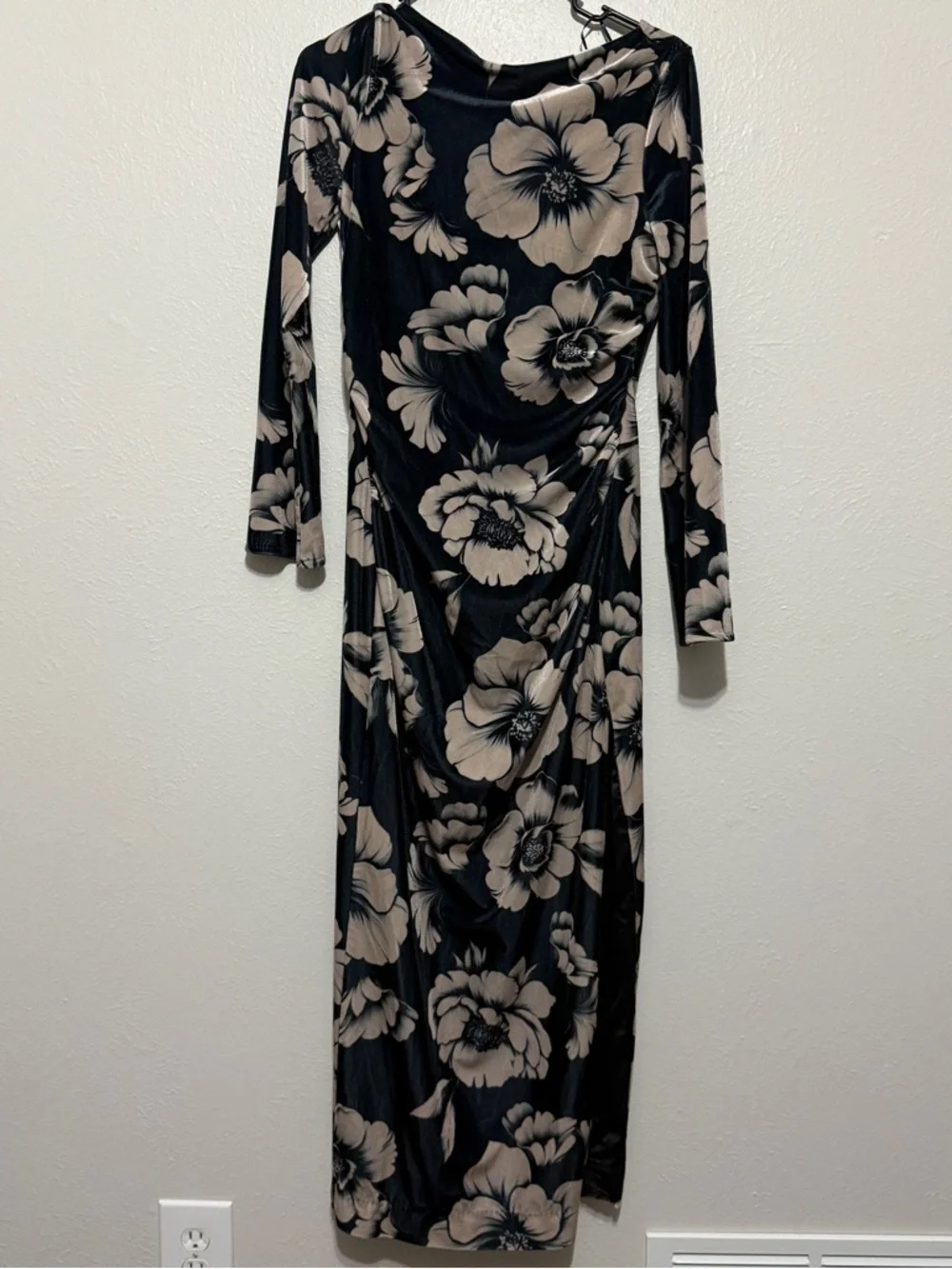 BHLDN Long Sleeve Black Velvet Dress Size SP Luxury Wedding Guest - Picture 5 of 13